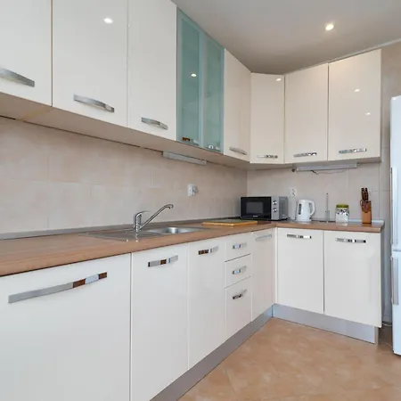 Robert By Interhome *