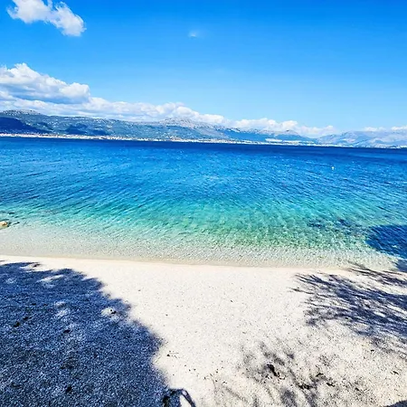 Nyaraló Robert By Interhome Trogir