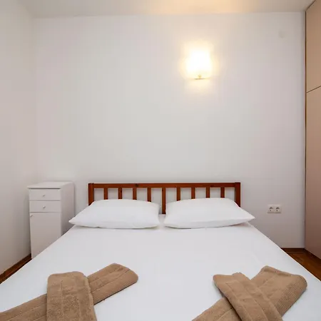 Robert By Interhome Nyaraló Trogir