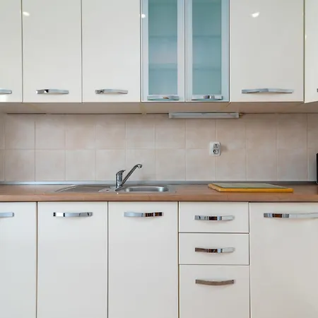 Robert By Interhome *