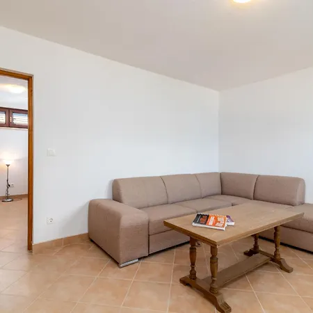 Robert By Interhome Vikendica