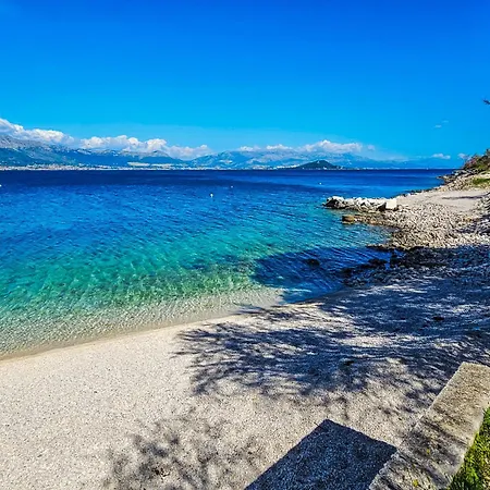 Robert By Interhome Vikendica *